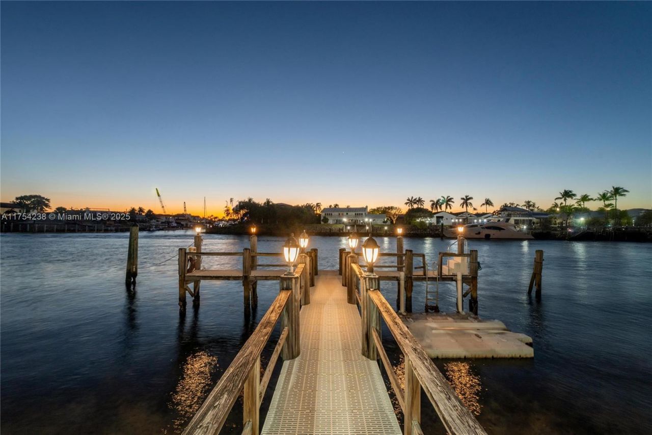 1091 Hillsboro Mile, Hillsboro Beach, FL 33062 Photo