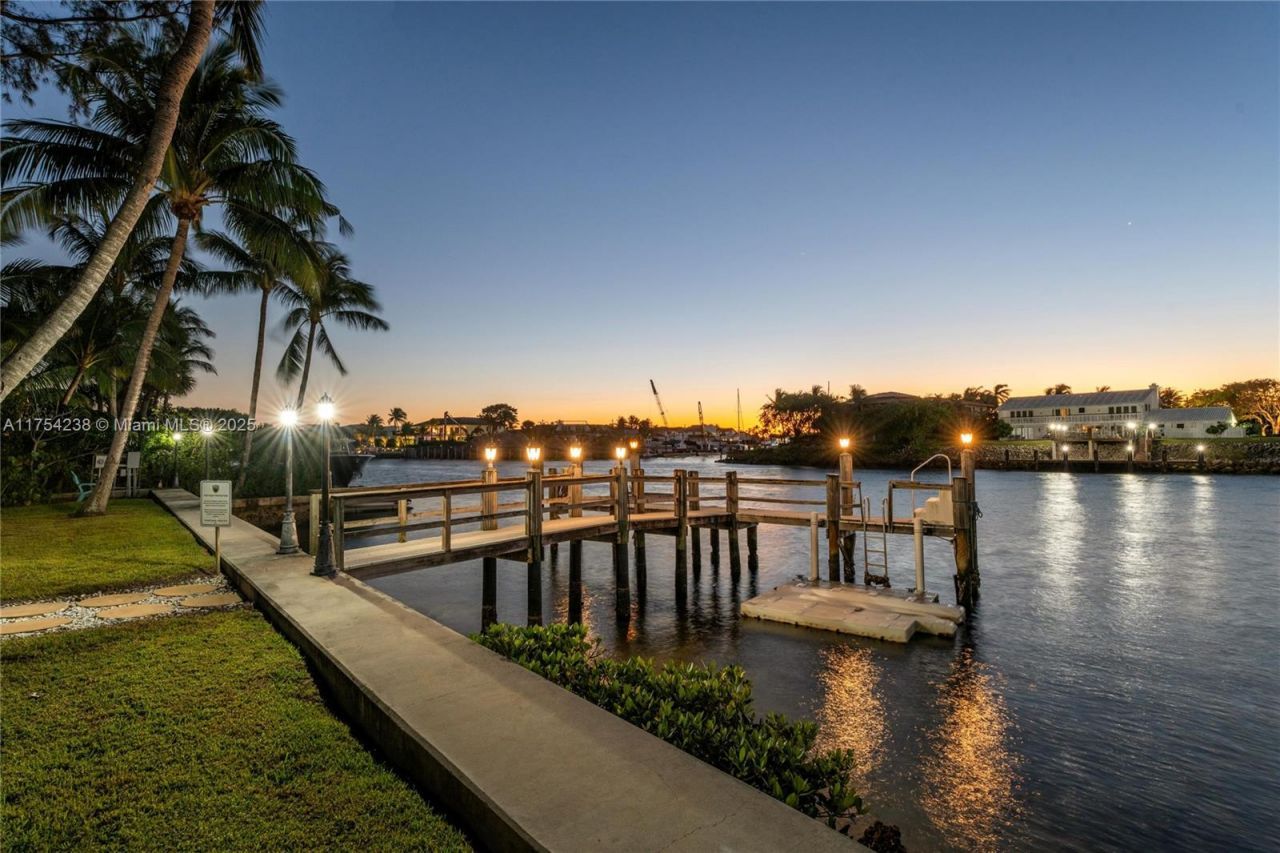 1091 Hillsboro Mile, Hillsboro Beach, FL 33062 Photo