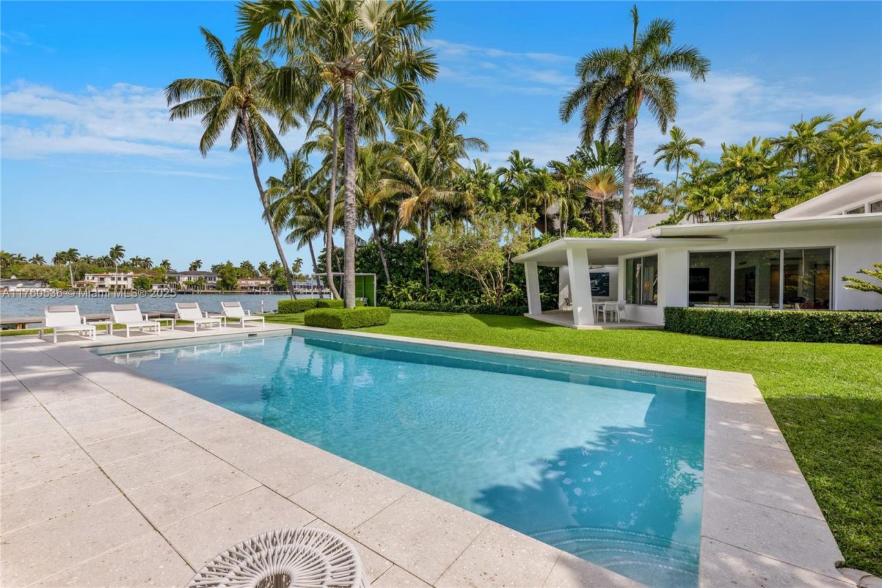 6380 N Bay Rd, Miami Beach, FL 33141 Photo