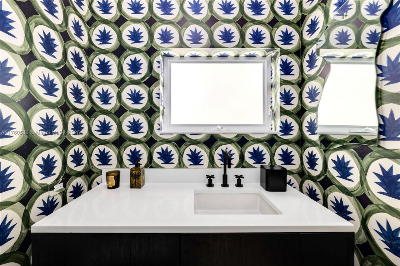 6380 N Bay Rd, Miami Beach, FL 33141 Photo