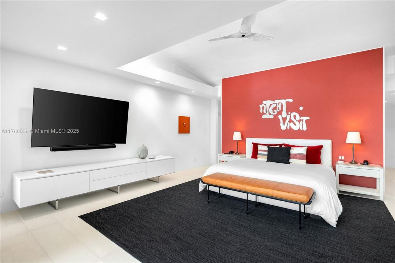 6380 N Bay Rd, Miami Beach, FL 33141 Photo