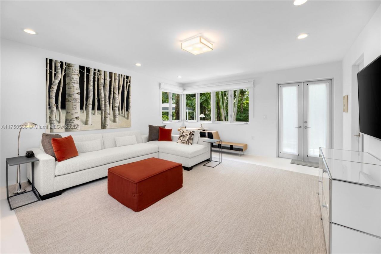 6380 N Bay Rd, Miami Beach, FL 33141 Photo