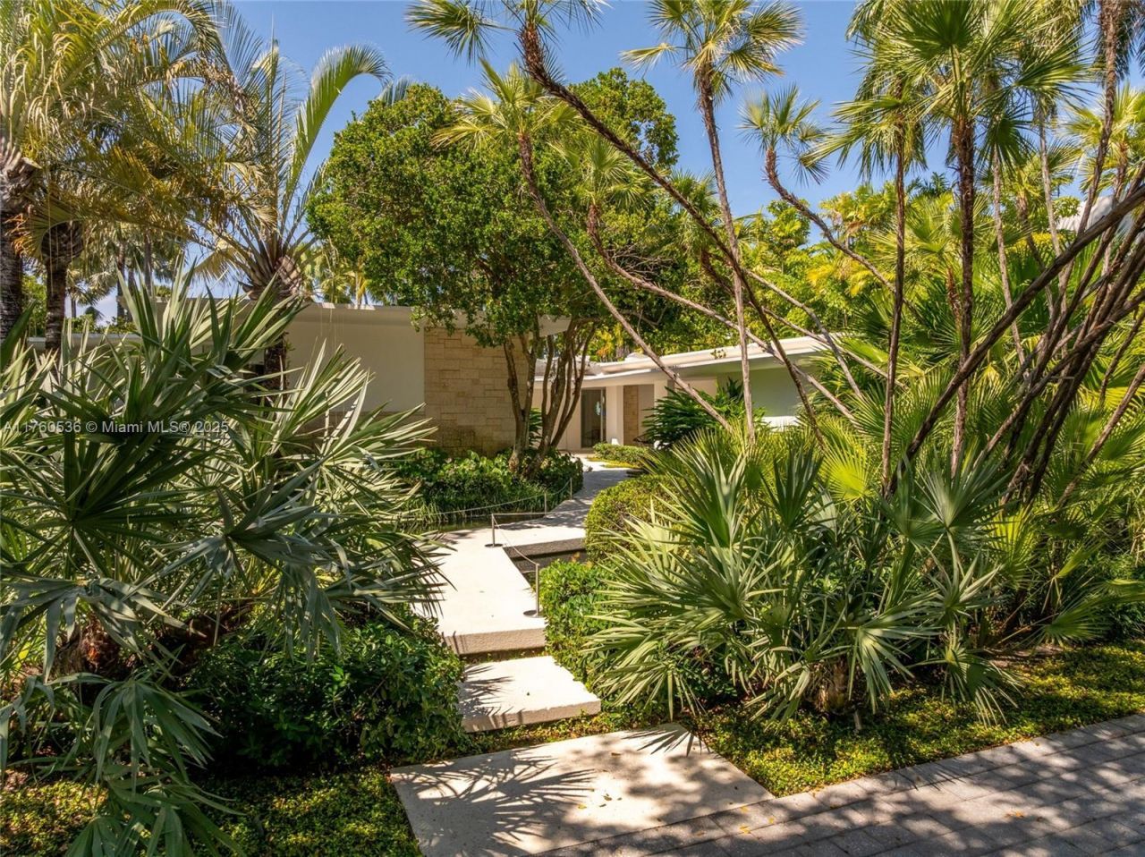 6380 N Bay Rd, Miami Beach, FL 33141 Photo