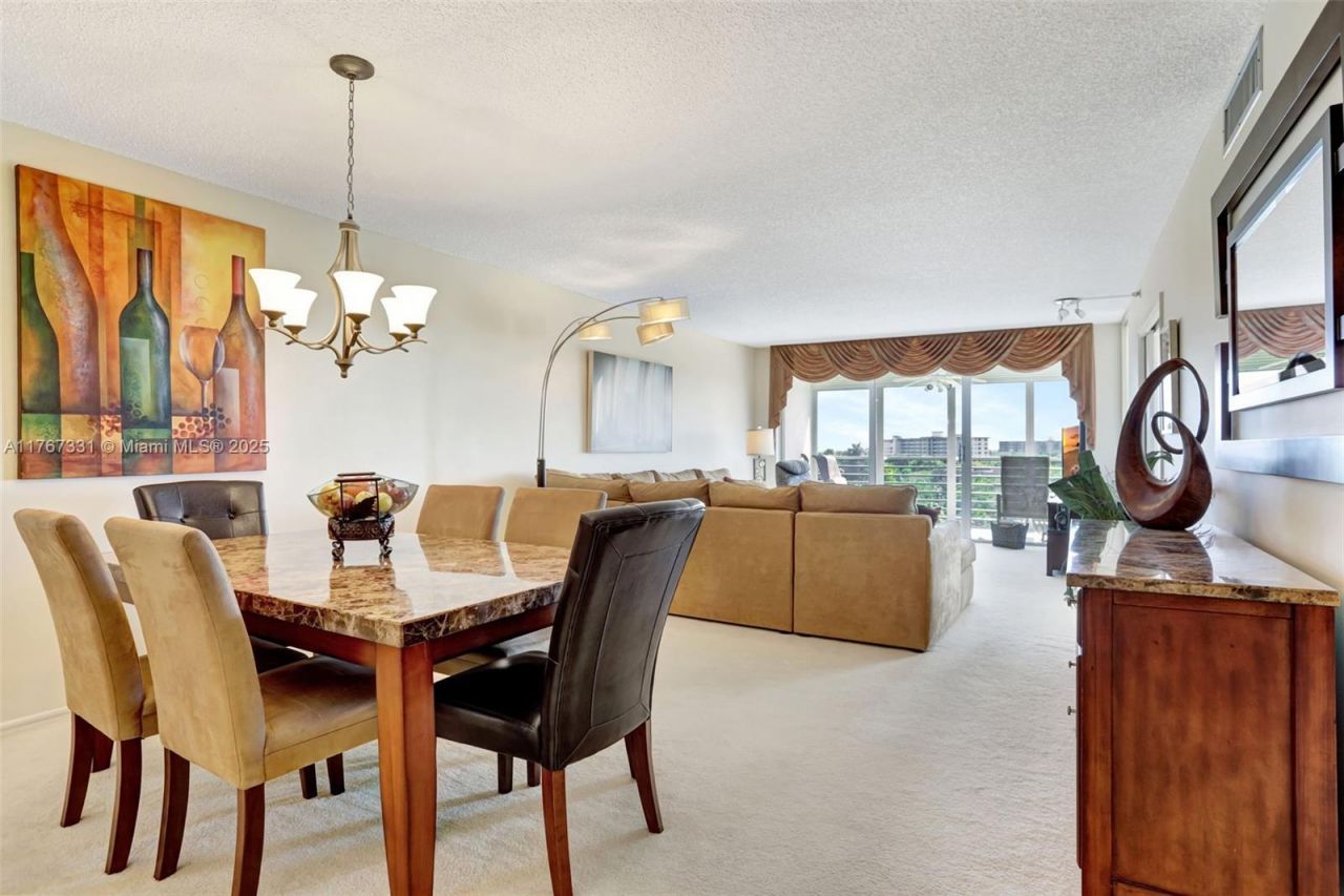 3510 Oaks Way, Unit 806, Pompano Beach, FL 33069 Photo