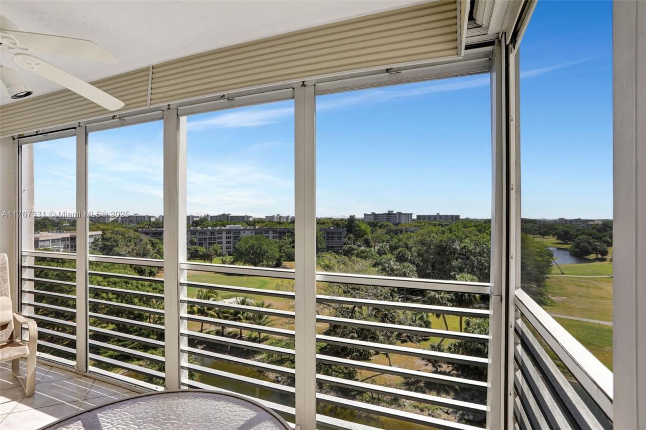 3510 Oaks Way, Unit 806, Pompano Beach, FL 33069 Photo