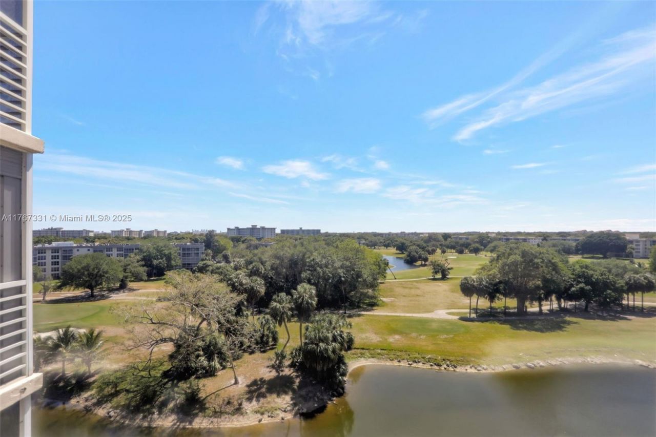 3510 Oaks Way, Unit 806, Pompano Beach, FL 33069 Photo