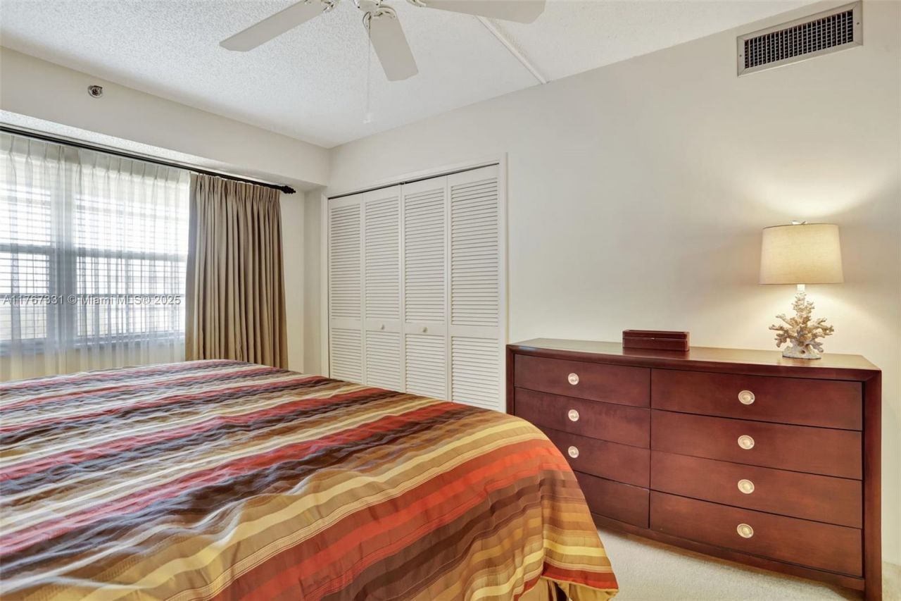 3510 Oaks Way, Unit 806, Pompano Beach, FL 33069 Photo