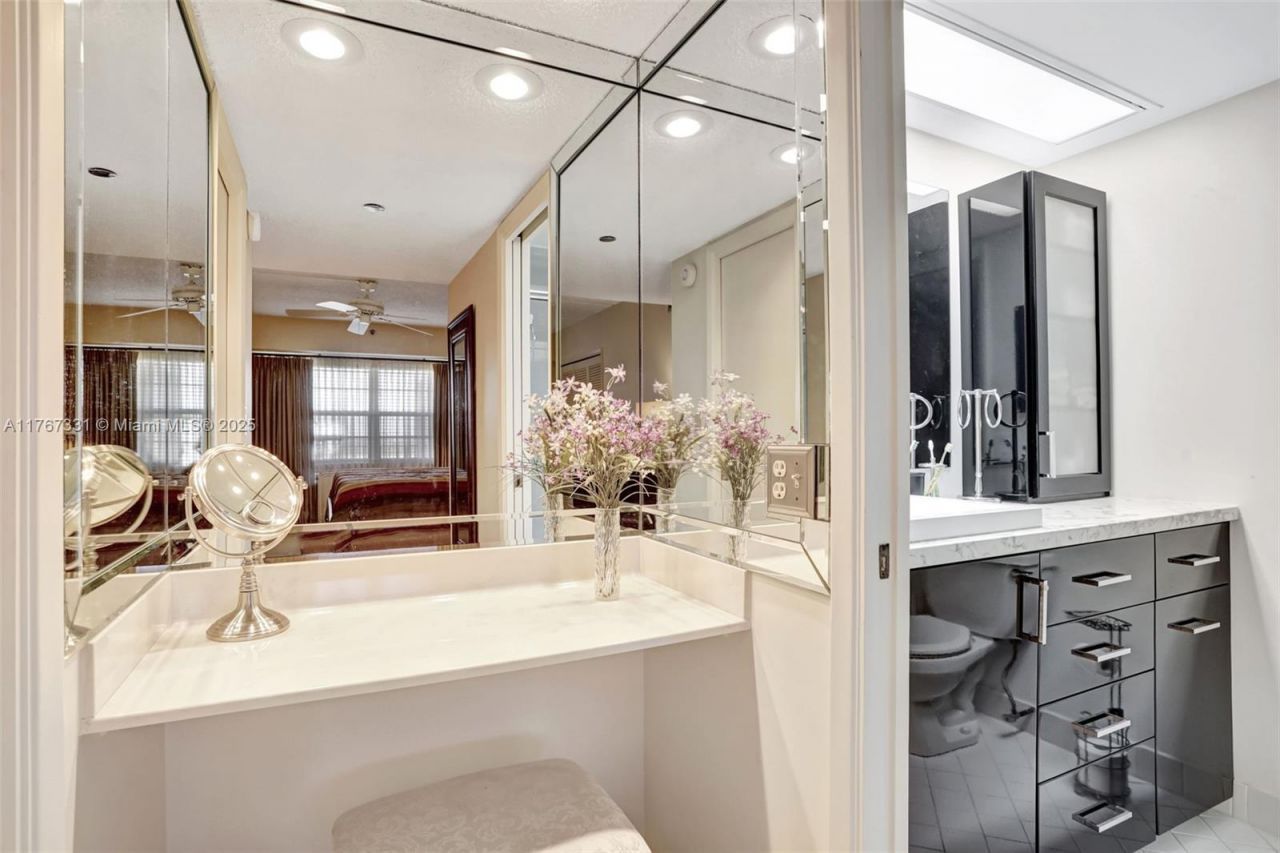 3510 Oaks Way, Unit 806, Pompano Beach, FL 33069 Photo