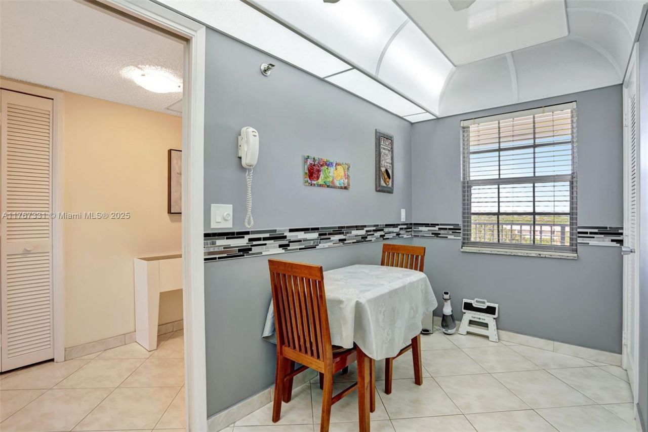 3510 Oaks Way, Unit 806, Pompano Beach, FL 33069 Photo