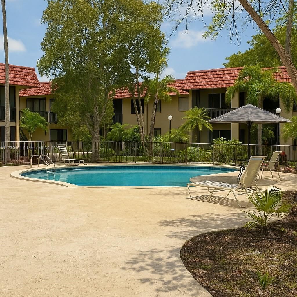 800 NE 199th St, Unit 105D, Miami, FL 33179 Photo