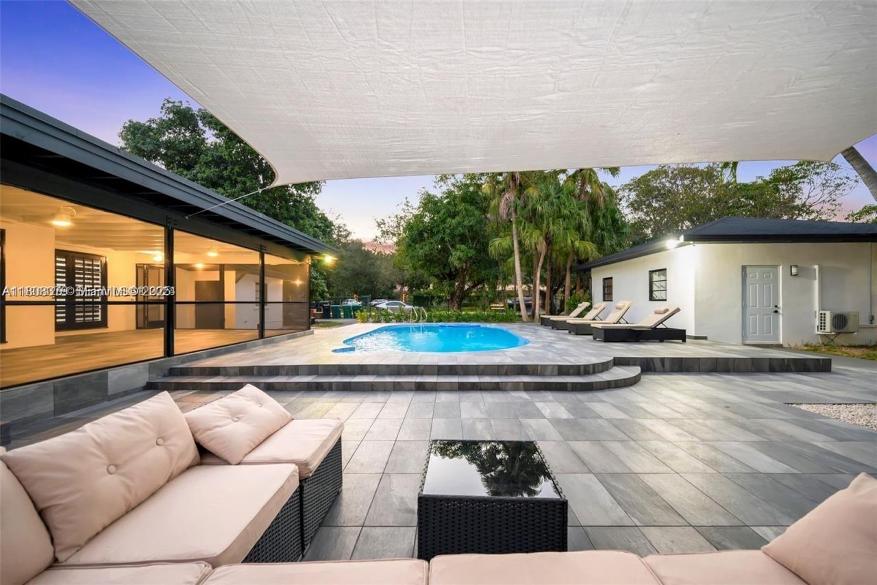 7335 SW 104th St, Pinecrest, FL 33156 Photo