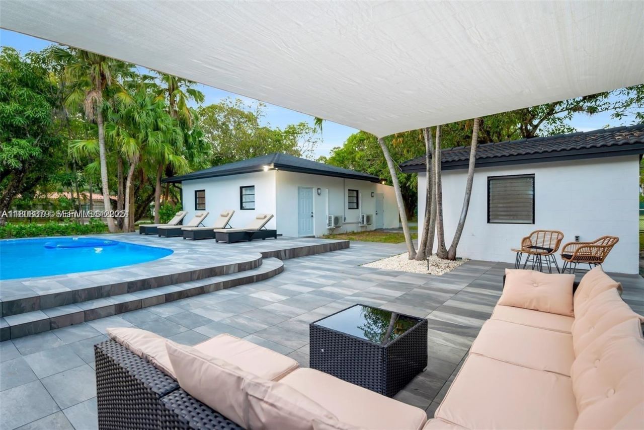 7335 SW 104th St, Pinecrest, FL 33156 Photo