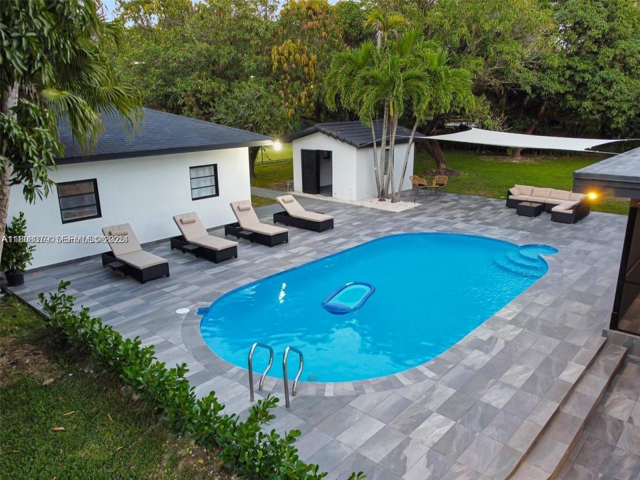 7335 SW 104th St, Pinecrest, FL 33156 Photo