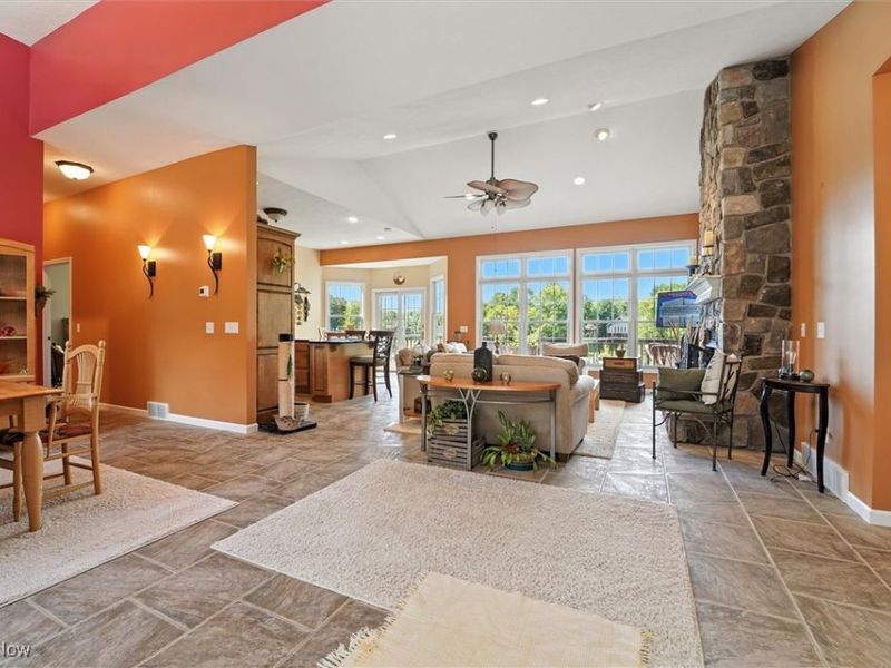 1437 Lake Vue Drive, Rome, OH 44085 Photo 12