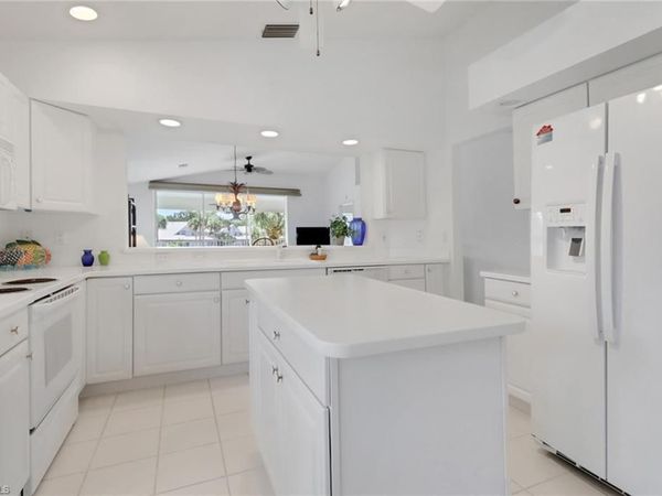 6180 Reserve CIR, Unit 203, NAPLES, FL 34119