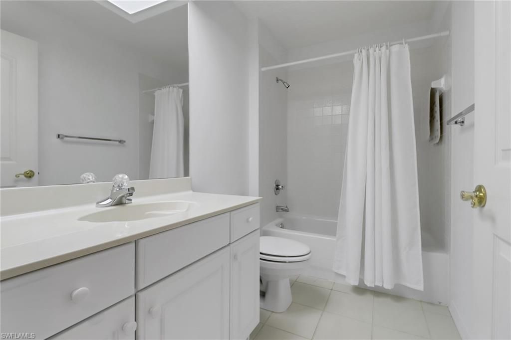 6180 Reserve Cir, Unit 203, Naples, FL 34119 Photo