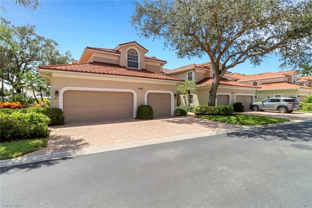 6180 Reserve Cir, Unit 203, Naples, FL 34119 Photo