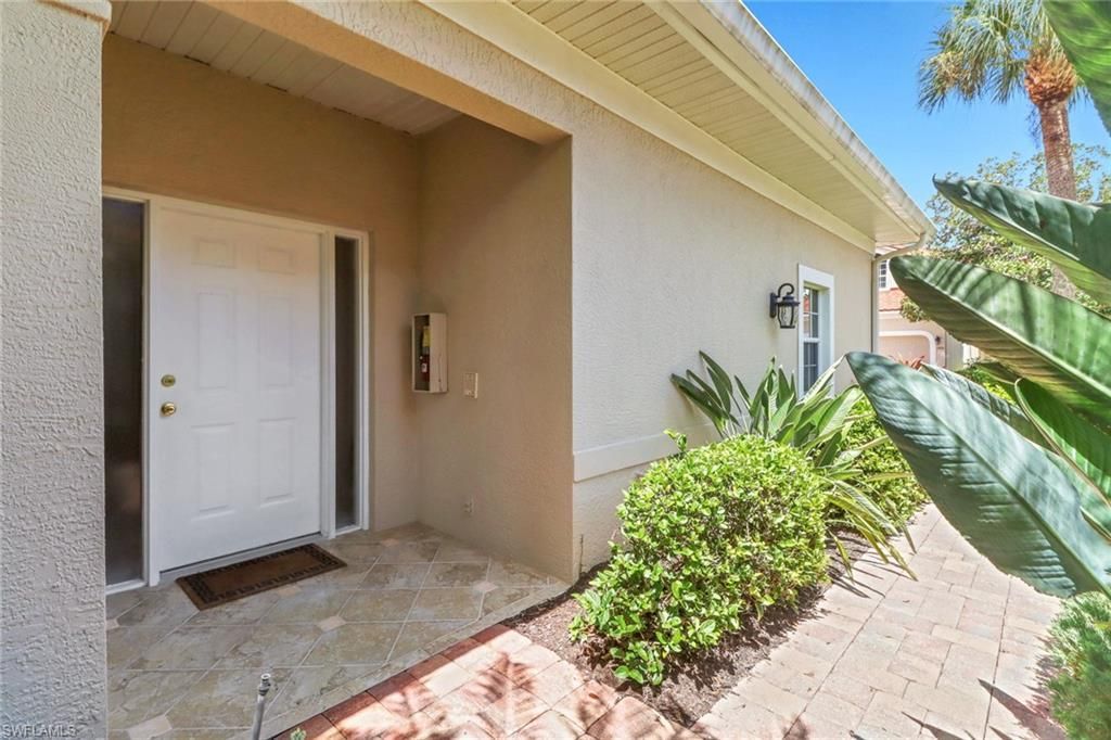 6180 Reserve Cir, Unit 203, Naples, FL 34119 Photo