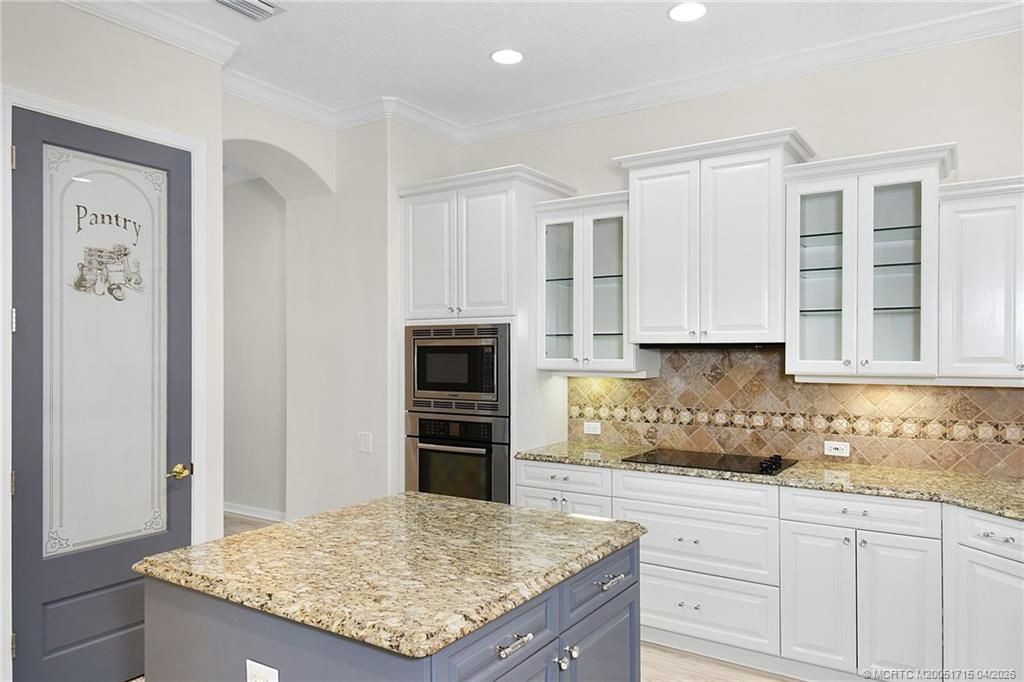 221 SW Lake Rush Court, Palm City, FL 34990 Photo