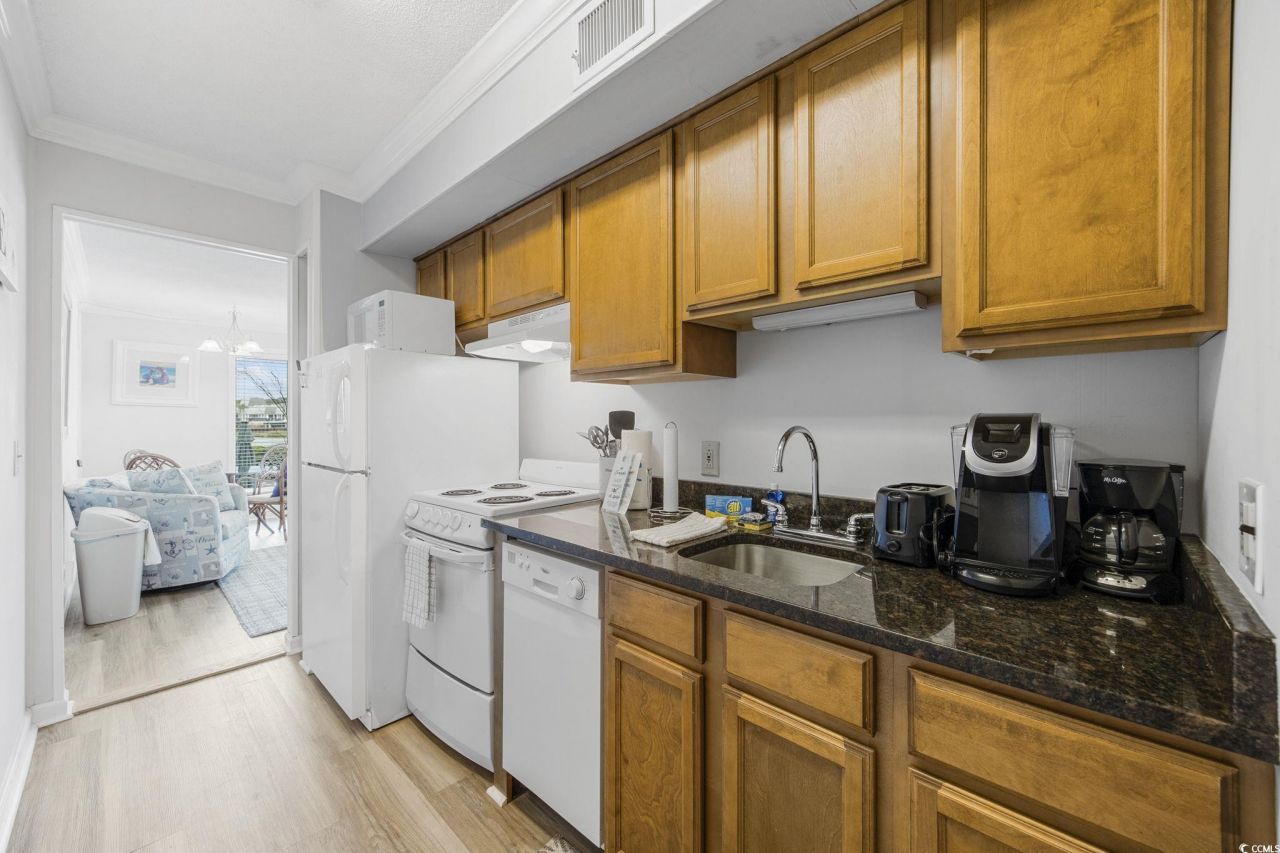 9400 Shore Dr. Photo 6