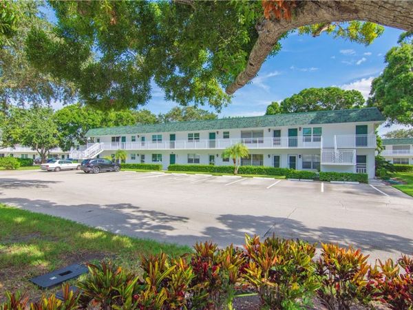 2800 Indian River Boulevard, Unit 2Q, Vero Beach, FL 32960