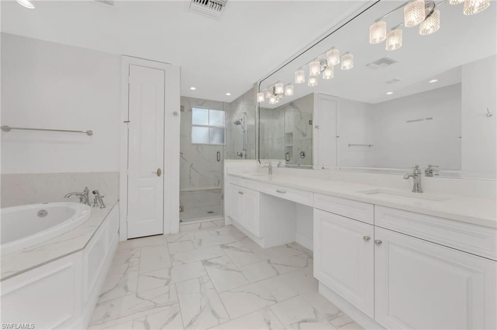 583 Avellino Isles Cir, Unit 102, Naples, FL 34119 Photo