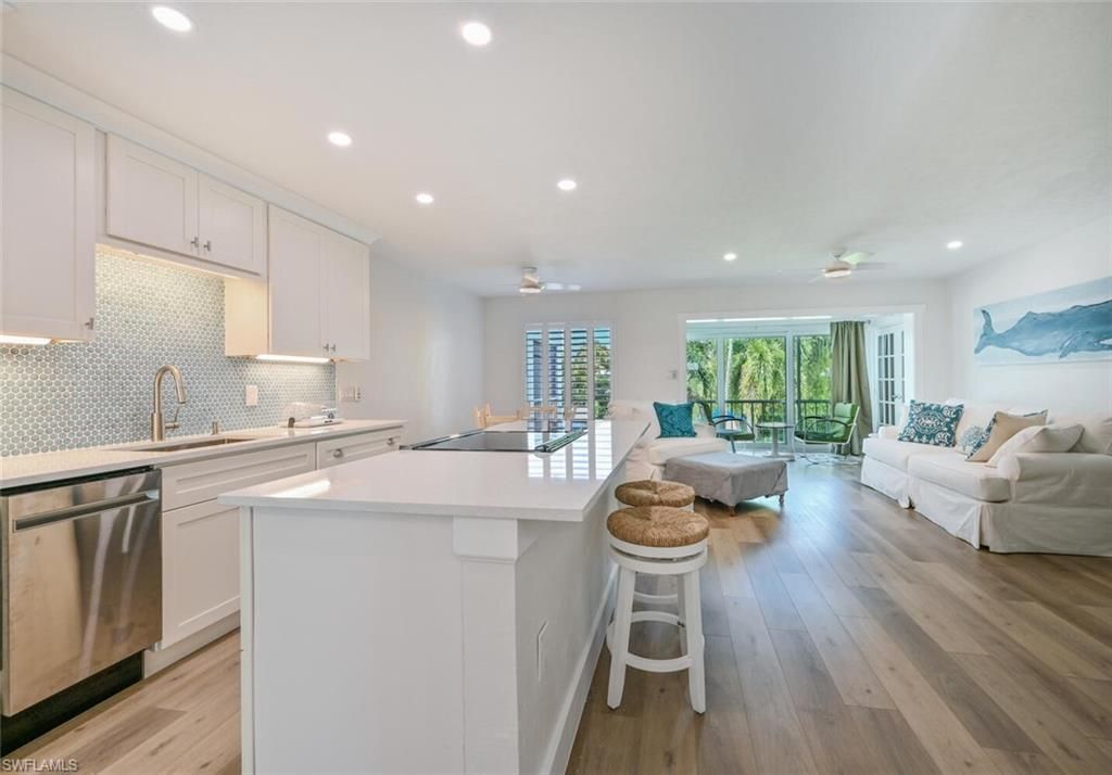 250 7th Ave S, Unit 202, Naples, FL 34102 Photo