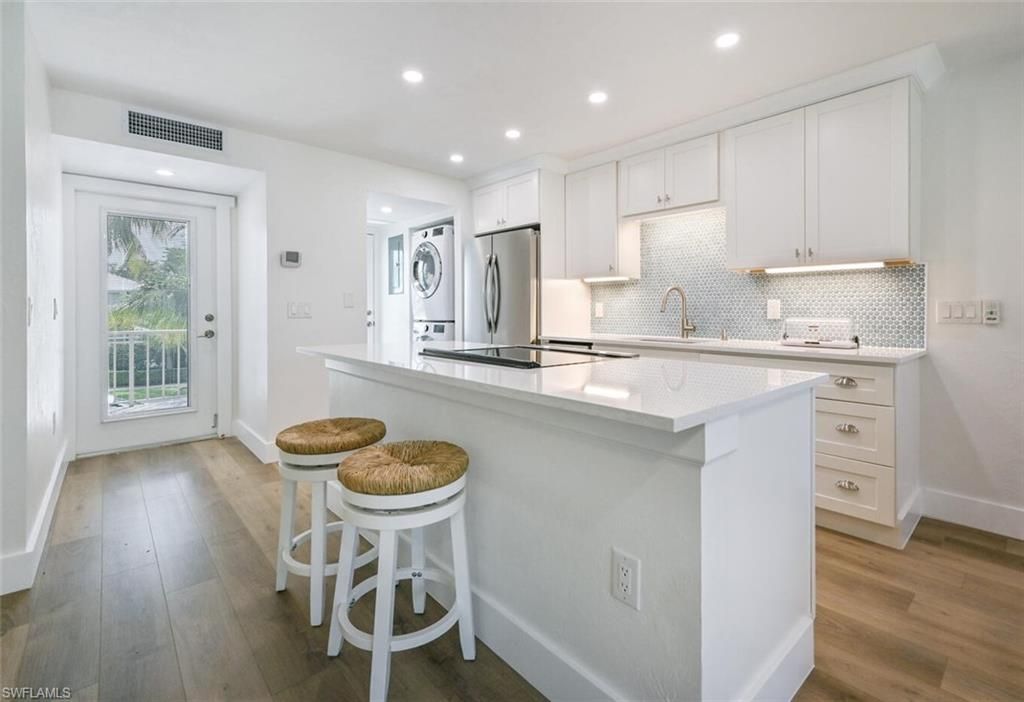 250 7th Ave S, Unit 202, Naples, FL 34102 Photo