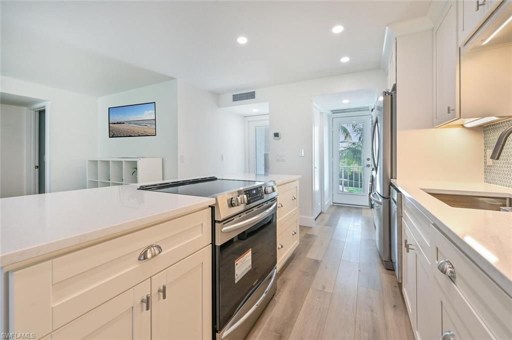 250 7th Ave S, Unit 202, Naples, FL 34102 Photo