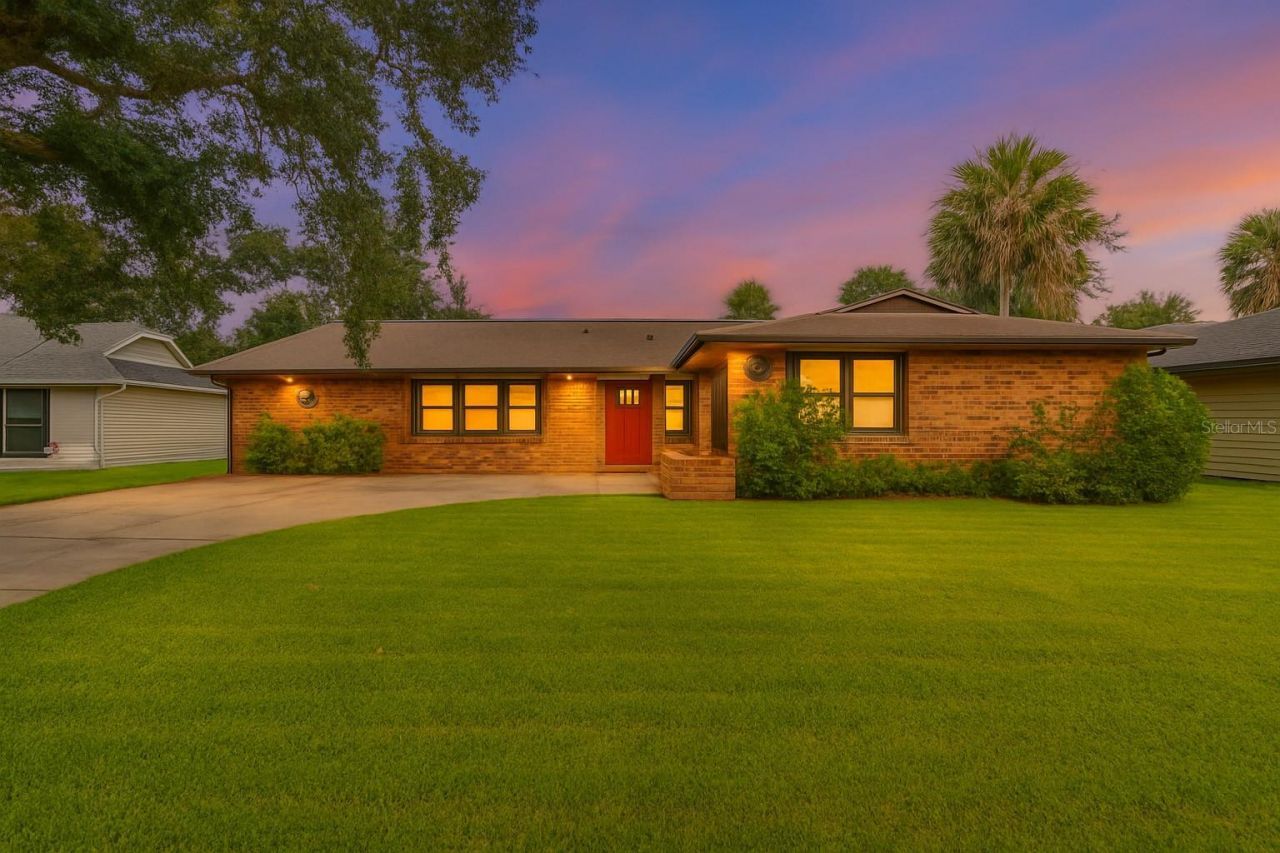 1219 Wayne Avenue, New Smyrna Beach, FL 32168 Main Photo