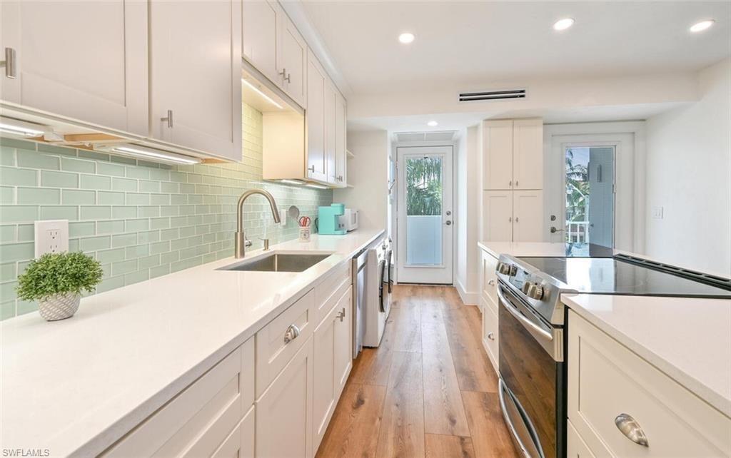 250 7th Ave S, Unit 301, Naples, FL 34102 Photo