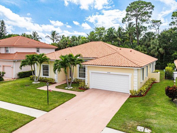 9043 Cypress Hollow Drive, Palm Beach Gardens, FL 33418