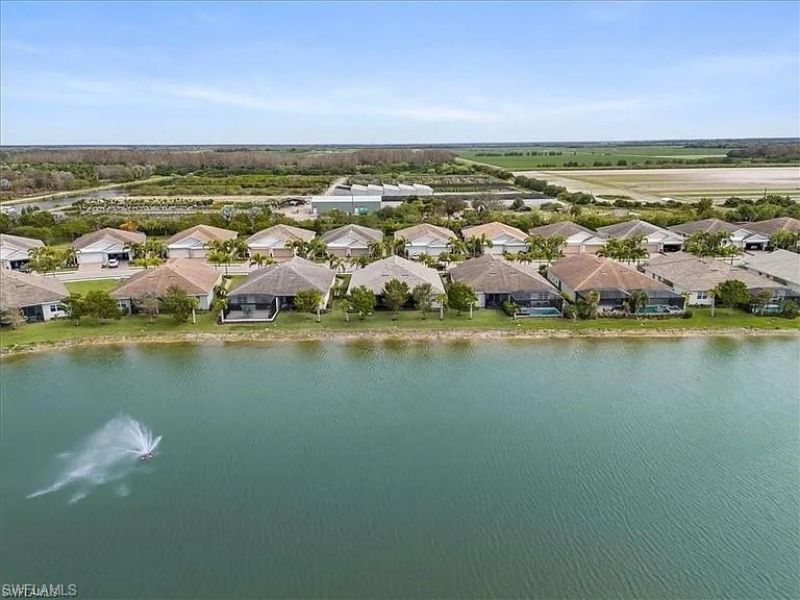 14672 Edgewater Cir, Naples, FL 34114 Photo