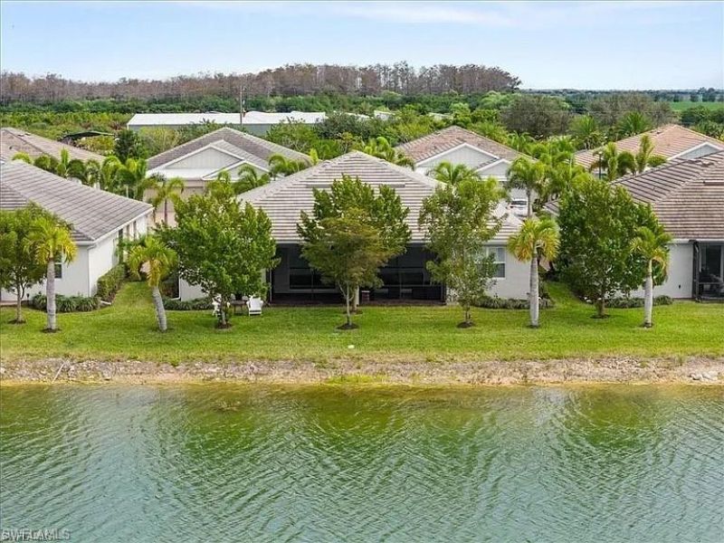 14672 Edgewater Cir, Naples, FL 34114 Photo