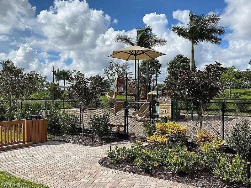 14672 Edgewater Cir, Naples, FL 34114 Photo