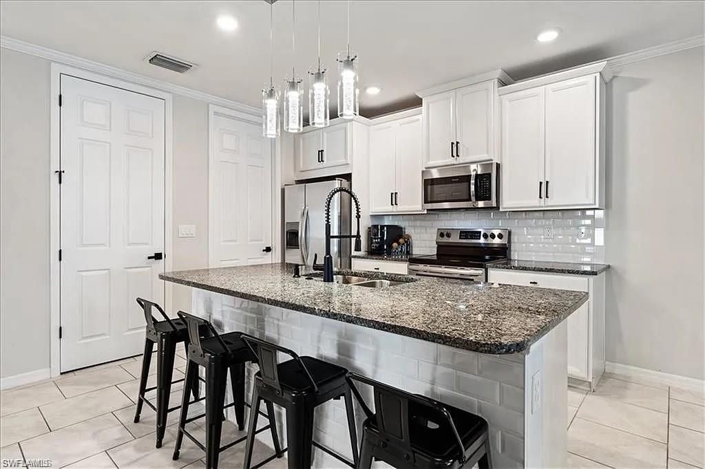 14672 Edgewater Cir, Naples, FL 34114 Photo
