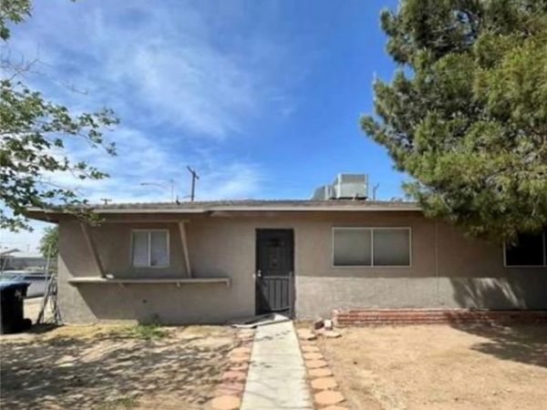 2100 Dogwood Avenue, North Las Vegas, NV 89030