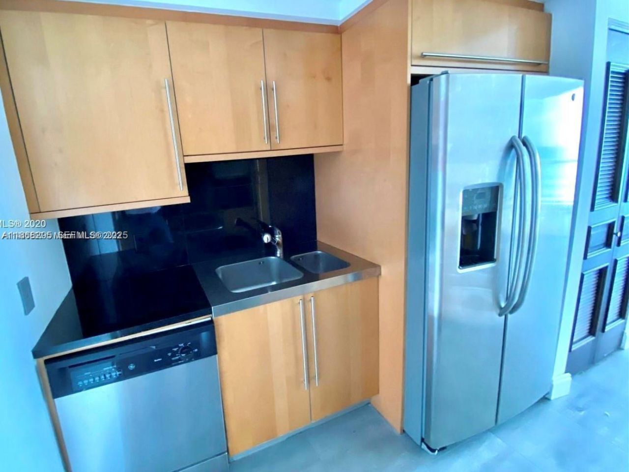 6365 Collins Ave(avail 04/05/2026), Unit 3010, Miami Beach, FL 33141 Photo