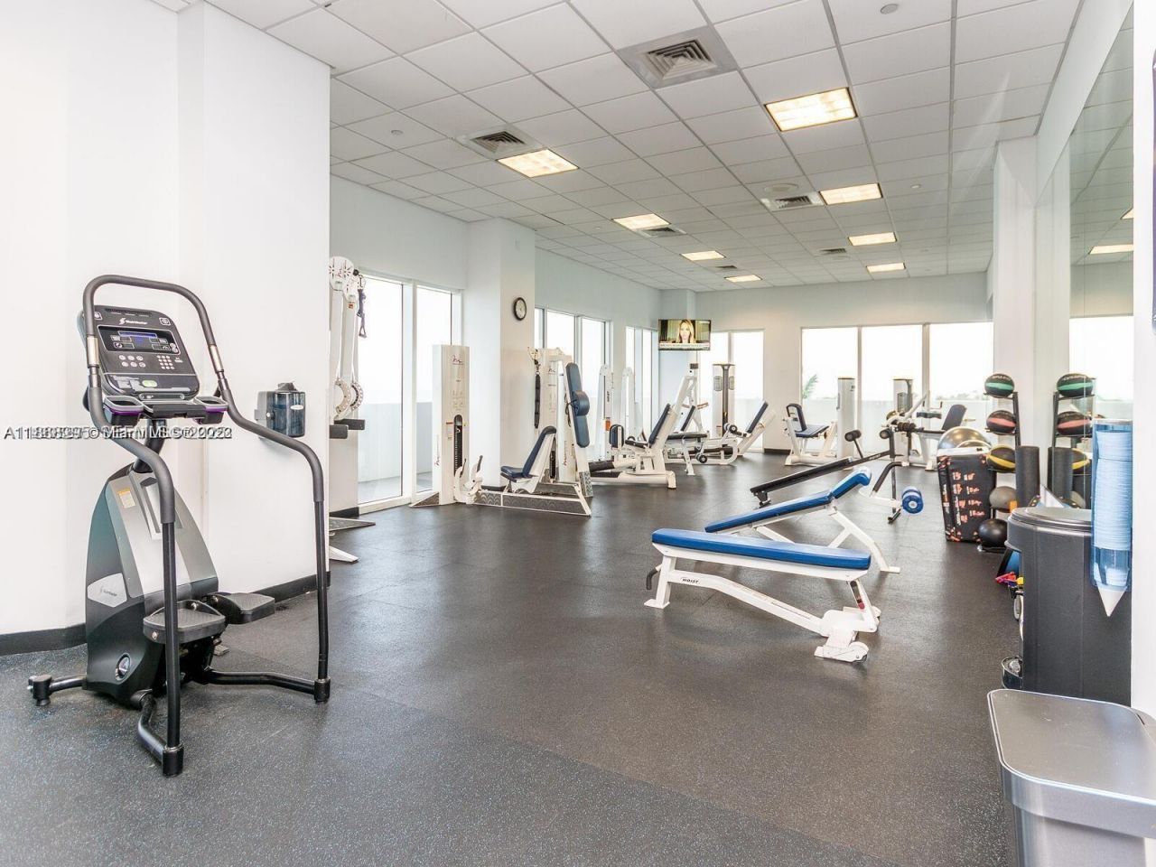 6365 Collins Ave(avail 04/05/2026), Unit 3010, Miami Beach, FL 33141 Photo