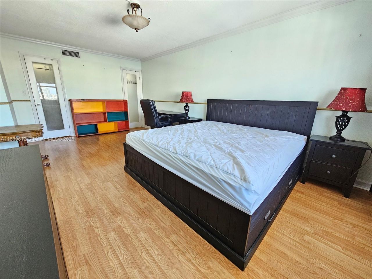 427 Golden Isles Dr, Unit 16E, Hallandale Beach, FL 33009 Photo