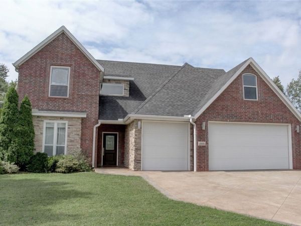 3111 Waterstone Drive, Fayetteville, AR 72764