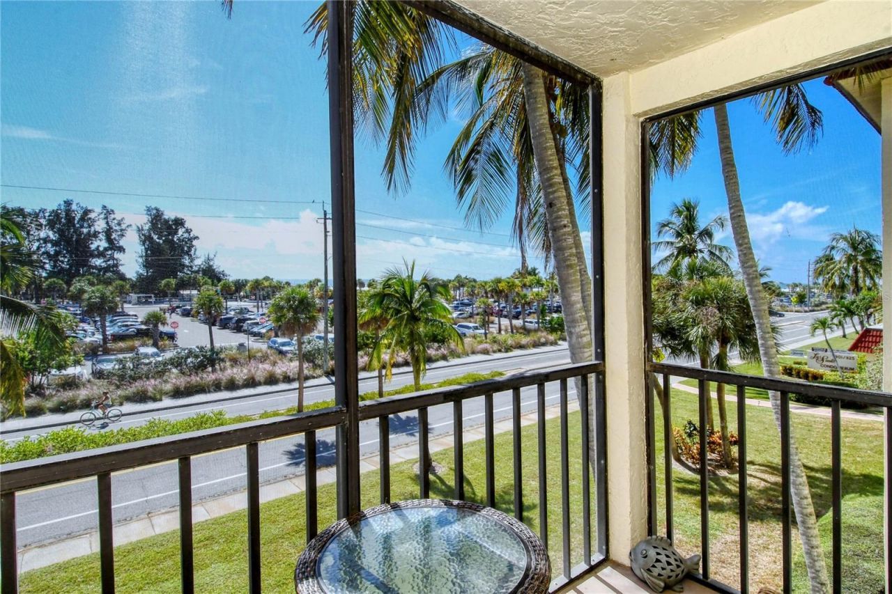 925 Beach Road, Unit 310, Sarasota, FL 34242 Photo
