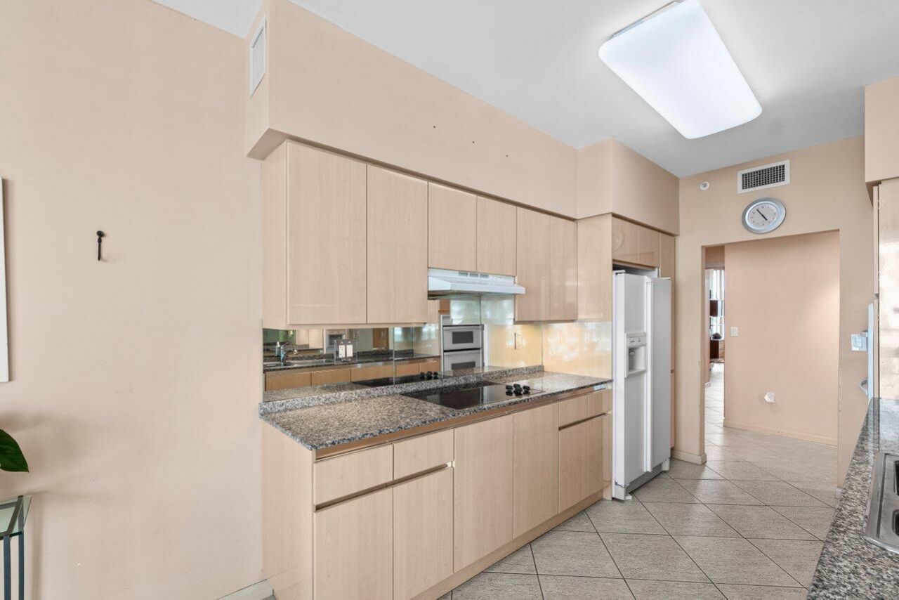 500 SE Mizner Boulevard, Unit A411, Boca Raton, FL 33432 Photo