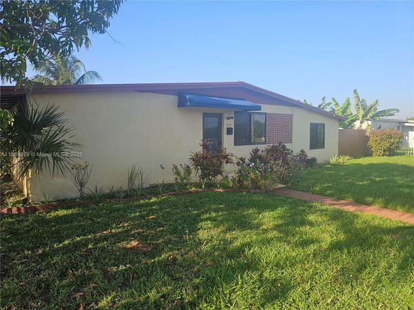 500 NW 199th St, Miami Gardens, FL 33169