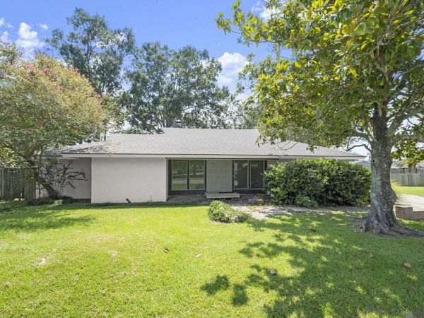 12526 Beldart Ct, Baton Rouge, LA 70816