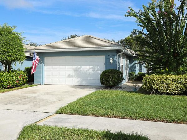 1220 NW Bentley Circle, Unit B, Port St. Lucie, FL 34986