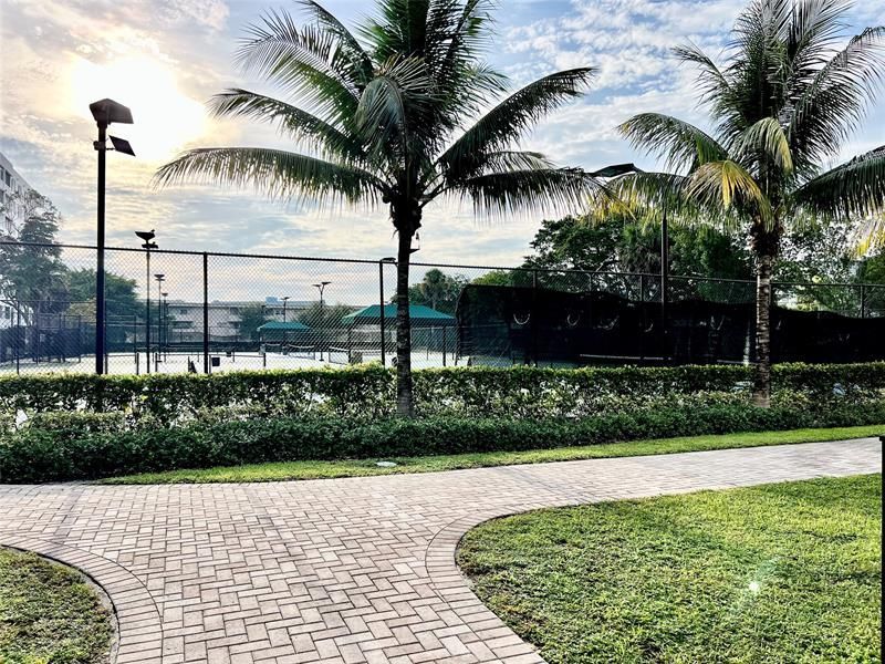 981 Hillcrest Court, Unit 306, Hollywood, FL 33021 Photo