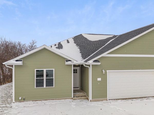 690 N Main Street, Fall River, WI 53932