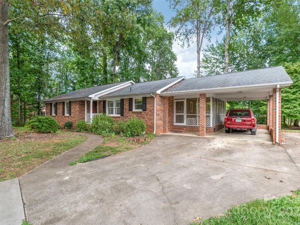 310 Oakwood Drive, Mount Holly, NC 28120