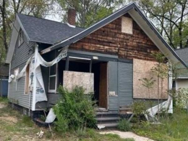 56 E Lincoln Avenue, Muskegon Heights, MI 49444